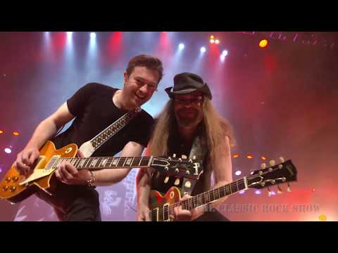 Lynyrd Skynyrd "Free Bird" performed by The Classic Rock Show (2018)