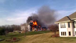 preview picture of video 'House fire on N Woodlake Cir in Oconomowoc 53066'