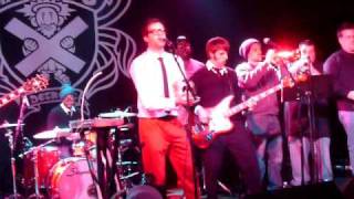 Mayer Hawthorne Performing &quot;The ills&quot; Live