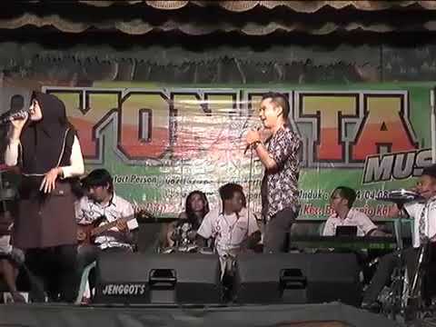 ROZY ABDILAH FEAT ISTRI TERCINTA LIVE MUNCAR BERSAMA (YONATA MUSIK)