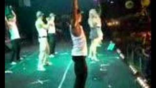 Claudia Leitte canta Rock Tribal