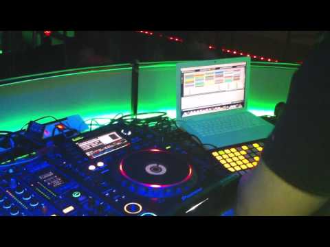 DISCOCLUBKUVAJT SHOU ROBERT BURIAN.