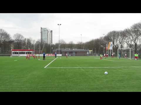 130417 FC Utrecht O12 training doel schieten