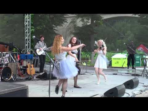 trio INFLAGRANTI - open air concert in 2016 at the amphitheater Loket, Czech republic.