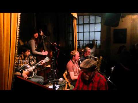 The Cable Street Rag Band play Frog-I More Rag By Jelly Roll Morton live at Jamboree