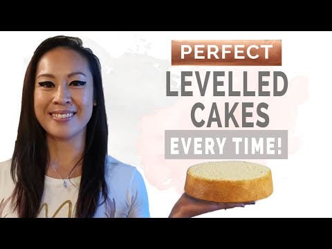 How to perfectly level your cake layers without a cake leveller or a turntable plus Q&A