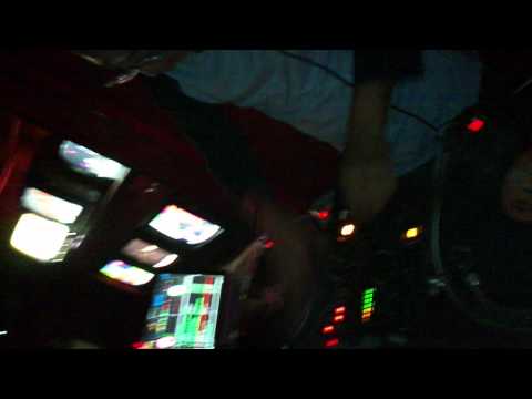 DJ FLO SELECTER- cexxar (todo rock) en container city, PUEBLA