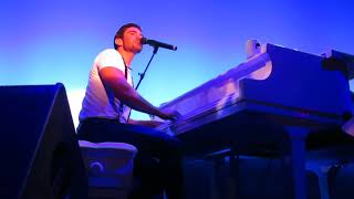 Steve Grand performs "Don't Let The Light In" at ProvinceTown ArtHouse 26th July 2018
