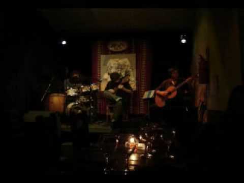 "Charango en trío" - Taquito Militar