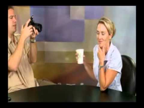 Nikon D90 Digital SLR Camera Review.flv