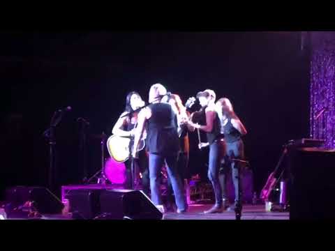 The Wreckers play "Leave the Pieces" During Nashville Reunion