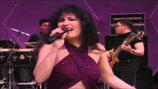 Selena - Cumbia Medley (Como La Flor, La Carcacha, Bidi Bidi Bom Bom &amp; Baila Esta Cumbia)