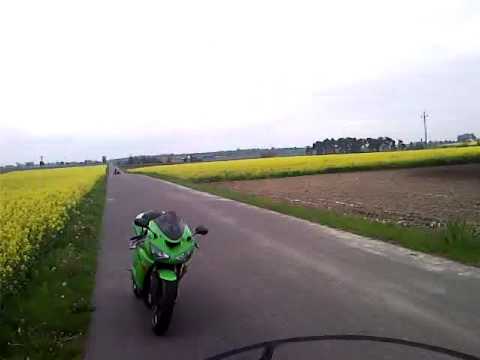 R6 mesik jazda na jednym kole