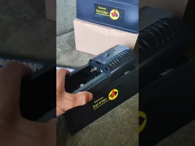 Vídeo relacionado con ROSHIELD 2X Trampa para Ratas Caja Matadora - Caja de Seguridad Fácil de Colocar para Hogar, Cobertizo y Garaje Control y Tratamiento (Calidad Profesional, Paquete de 2)