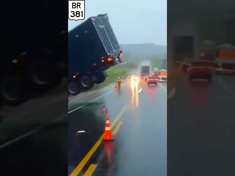 Acidente na BR 381 em Periquito MG.