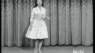 Ann-Margret sings "I Aint Got Nobody"