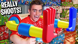 REAL WORKING GRAB PACK V2 FROM POPPY PLAYTIME! (CHRISTMAS BATTLE)