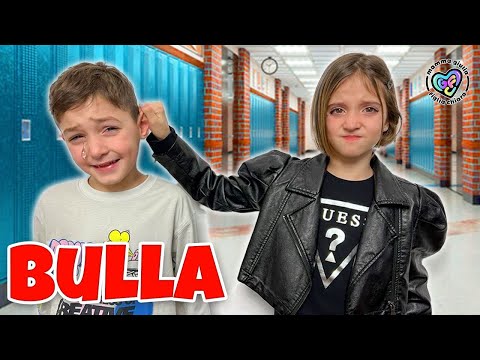 FIGLIACHIARA DIVENTA LA BULLA E ROMPE LA PLAYSTATION A FIGLIODIEGO!