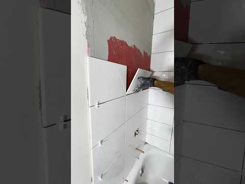 Tiling a bathtub in 45 seconds #tips