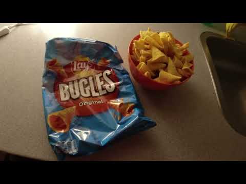 MongoTV_12432 - SPISER SKÅL CHIPS EN LUMMER OG FUGTIG TIRSDAG SOMMERDAG 2023