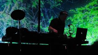 DJ Shadow - Suicide Pact+Posse+In/Flux+Midnight in a Perfect World (Mohawke Remix) Live @ Roundhouse