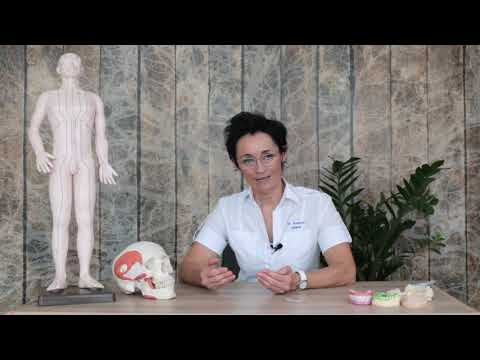 Erfahre in diesem Video, warum Du mit den Zähnen knirschtst.