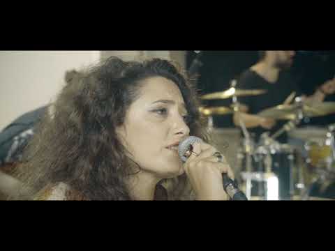 Video thumbnail for Façalı Yürekler (Live)