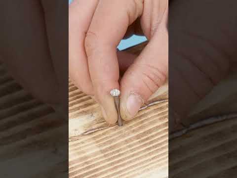 Conoscevi questo trucco per riempire i buchi nel legno? #shorts