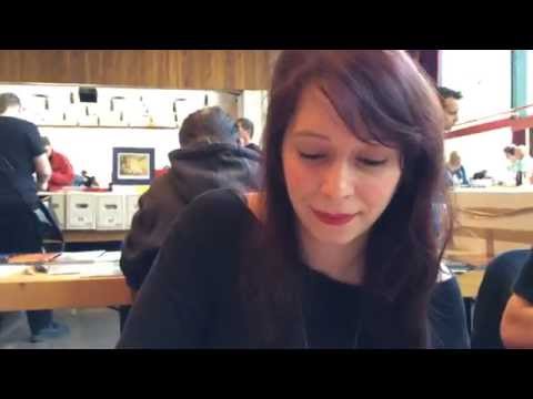 Comic-Zeichnerin Sarah Burrini erklärt Mark Benecke alles über Comics und Pizza Hawaii