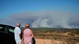 İspanya Huelva’daki yangın evleri tehdit etti, 800 kişi kuraklıkta tahliye edildi
