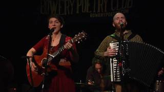 Becca Stevens Band performs "Kiss From a Rose " (written by Seal)