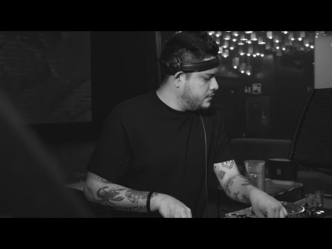 OSVALDO PONZ / SET TECH HOUSE & GROOVE
