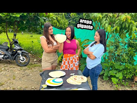 vendía arepas grandes para atraer clientes y después de conseguirlos reducía su tamaño