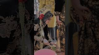 Download lagu adat Jawa #fyp #viral #youtubeshorts #trending #bucin #wedding #nikah #adatjawa mp3 Download lagu adat Jawa #fyp #viral #youtubeshorts #trending #bucin #wedding #nikah #adatjawa mp3
