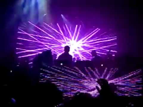 Paul Van Dyk playing "Binary Finary -1998 (Austin Leeds & Nick Terranova Remix) ADE