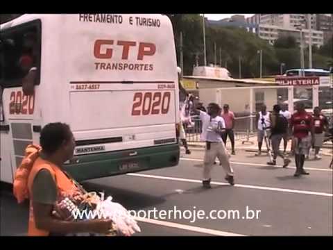 Torcida do Vitória faz festa na Arena Fonte Nova