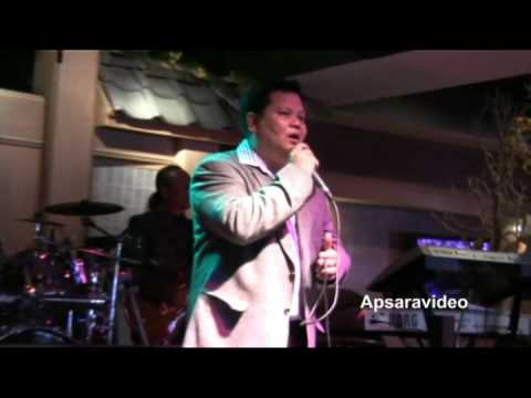 Sothy singing a classics 'Sen Srawlanh Srawlanh Penh Chet'.