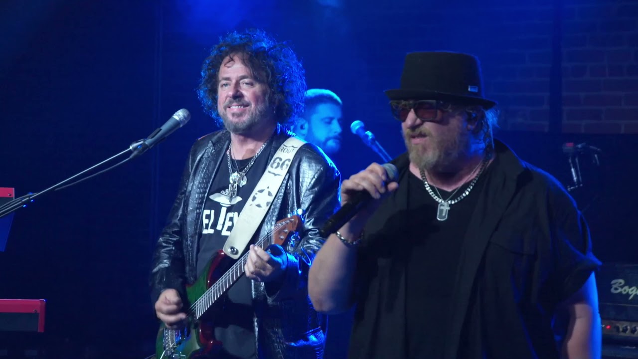 Toto - Rosanna (With A Little Help From My Friends)