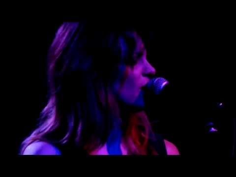 Micol Martinez 60 secondi live Milano Biko 08 02 12.MOV