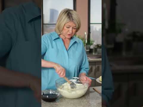 How to Make Martha Stewart's Berry Layer Cake