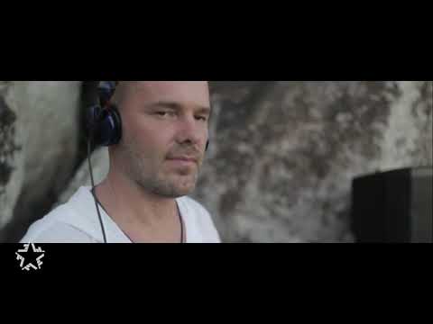 Dj Antonio and Tiana   Chicas