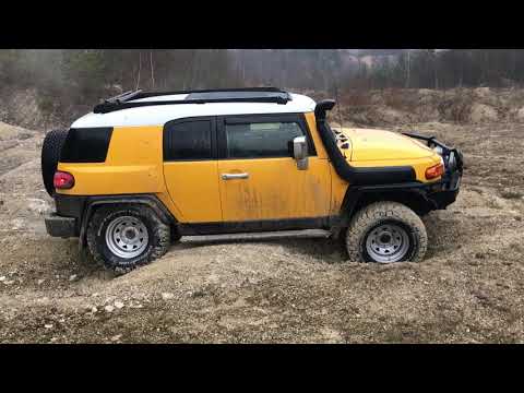 FJ Cruiser 33' OME 2' lift 285/75/16 8.0 ET -25