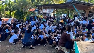 Tödliches Beben auf den Philippinen: Schüler fliehen vor einstürzendem Vordach