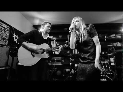 Amandine Bourgeois - Back to Black