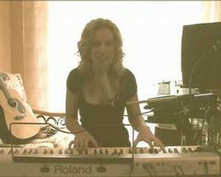 Kelly Mueller aka KELL ON URTH performing "Your Words (Drip Drop)"