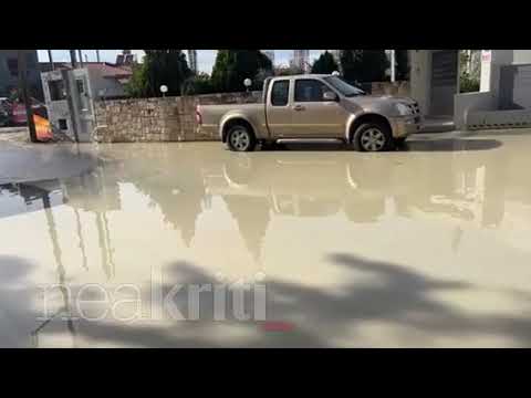 «Λίμνη» η οδός Αριάδνης στο Άγιο Βλάσση (pics, vid) | Neakriti