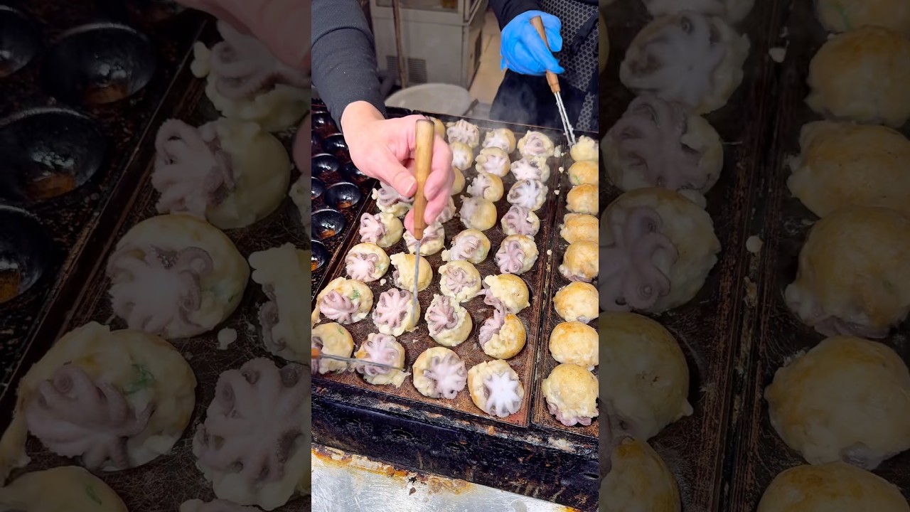 大きなタコが丸々一匹入ったたこ焼き。ぶりっと弾力のあるタコは大きくて食べ応えあって大満足。明太子ソースや塩など色んな味付けができるよ！