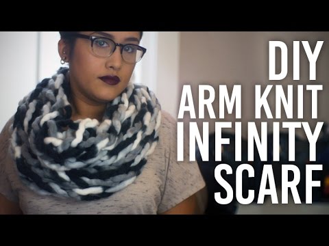DIY Arm Knitting a 30 Minute Infinity Scarf