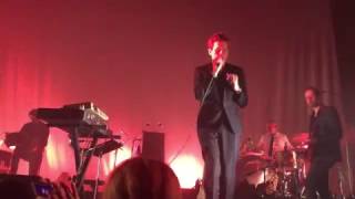 Benjamin Biolay - Dans la merco Benz - Elysée Montmartre Paris - 201216