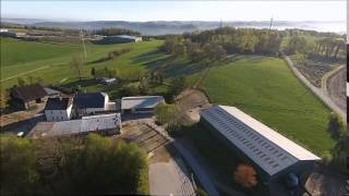 preview picture of video 'Ein Jahr im Drohnen-Flug über die Pferdepension Waldemey, Wiblingwerde'